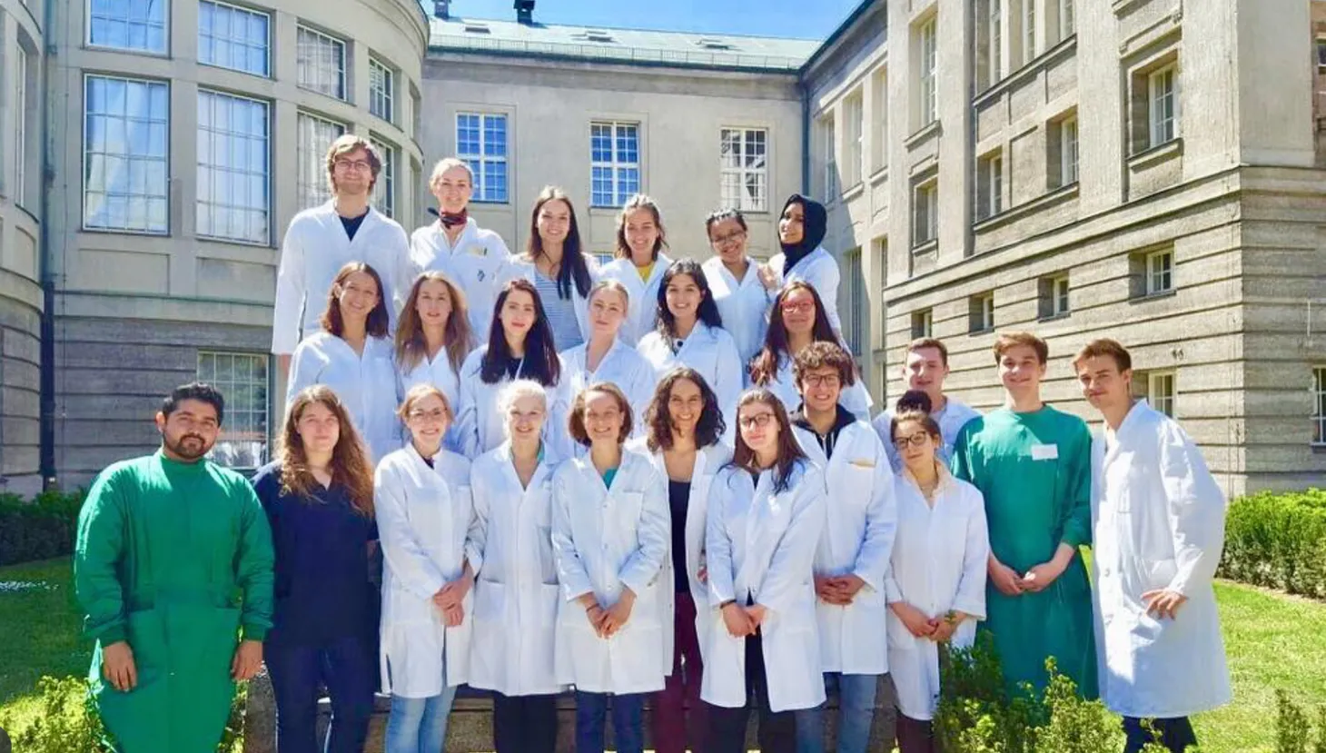 Study Medicine and Work Part-Time Abroad